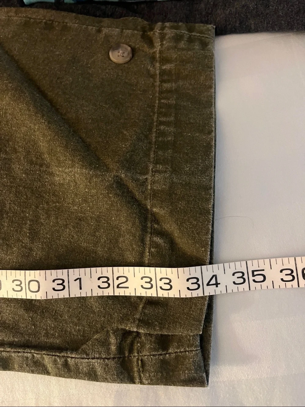 Vintage Men’s Banana Republic REAL Cargo pants. Camo Green. Size 36”w x 34”